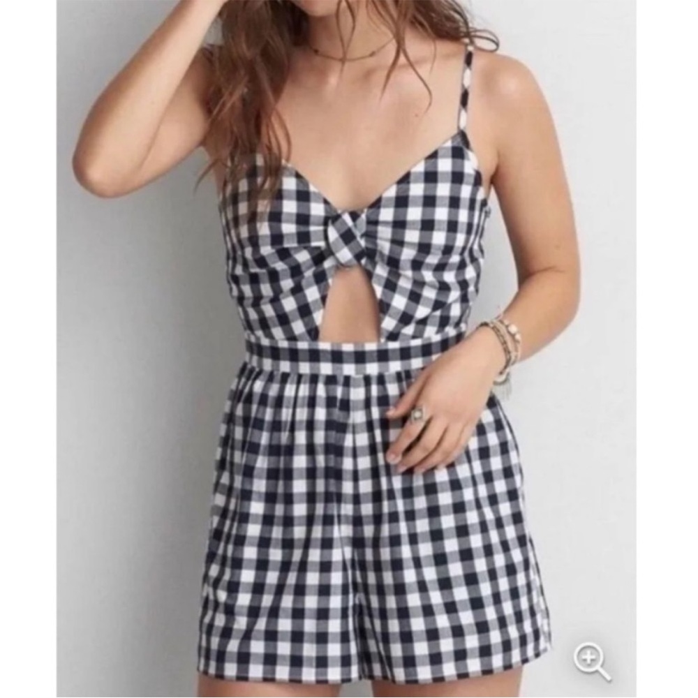 American Eagle Romper Med Black and White Gingham Cutout Smocked Pockets Pinup